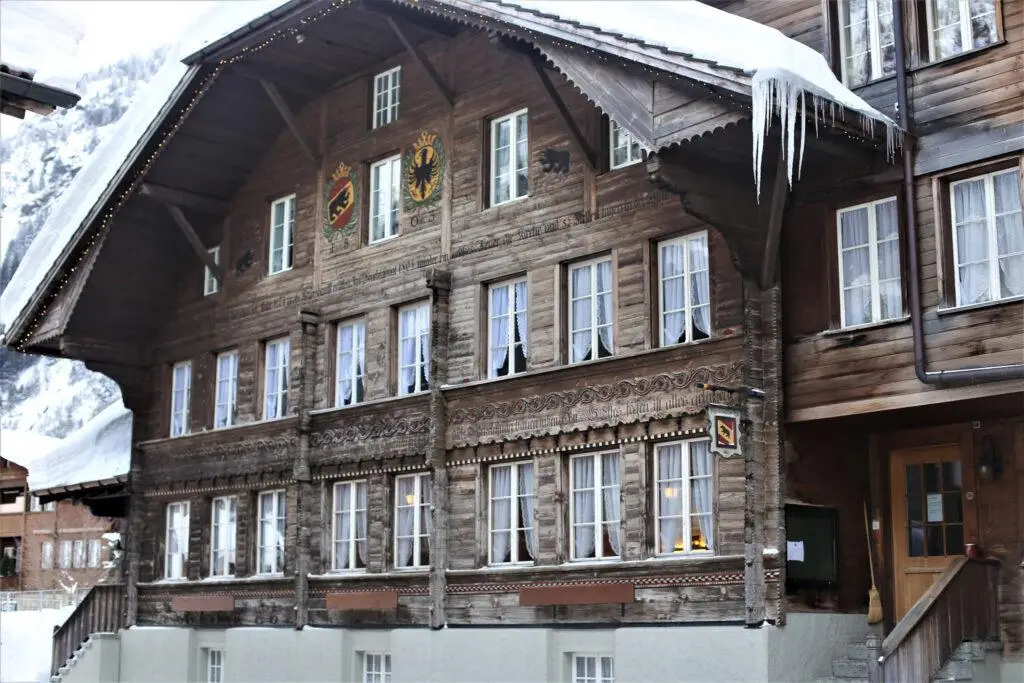 Baeren_Winter_Fassade